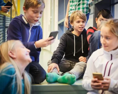 The Scandinavian nation to Enforce National Mobile Phone Ban in Classrooms