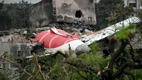 Next of kin of Air India crash those lost sue aircraft giants Boeing and Honeywell