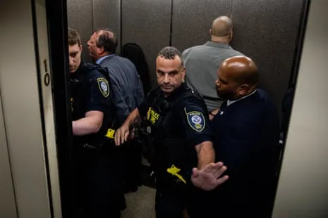 NY Lawmakers Detained After Obstructing Ice Entry to Federal Complex